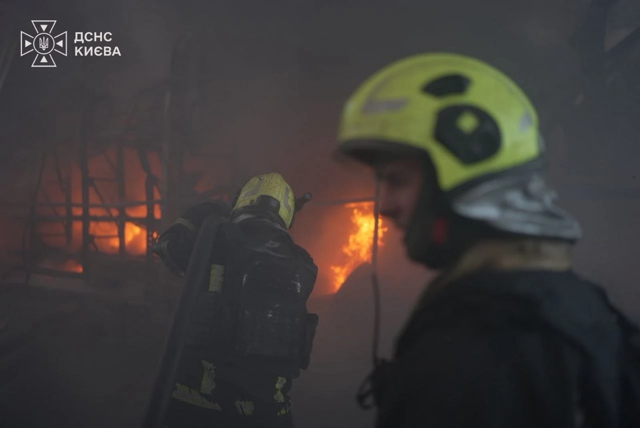 Ніч на 20 серпня: балістичний удар по Києву, ліквідація наслідків триває